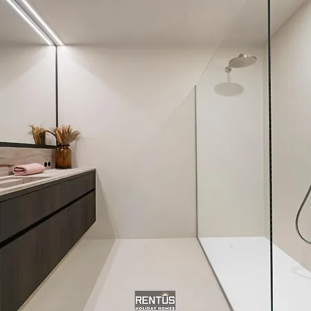 La Vie En - Beautifully Decorated