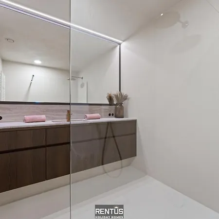 La Vie En - Beautifully Decorated *
